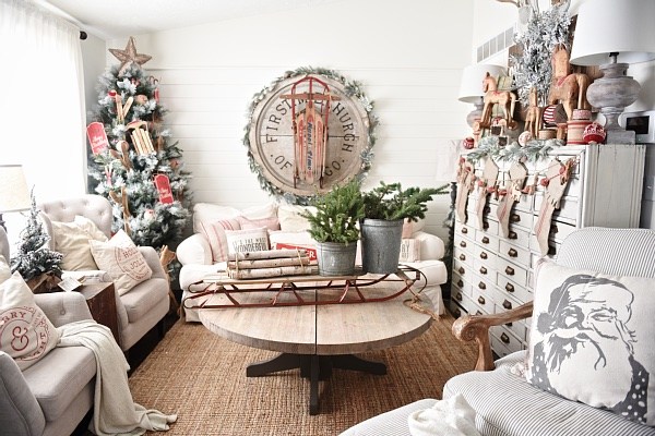 Cozy Cottage Christmas Home Tour - Filled with great cottage Christmas decor! 