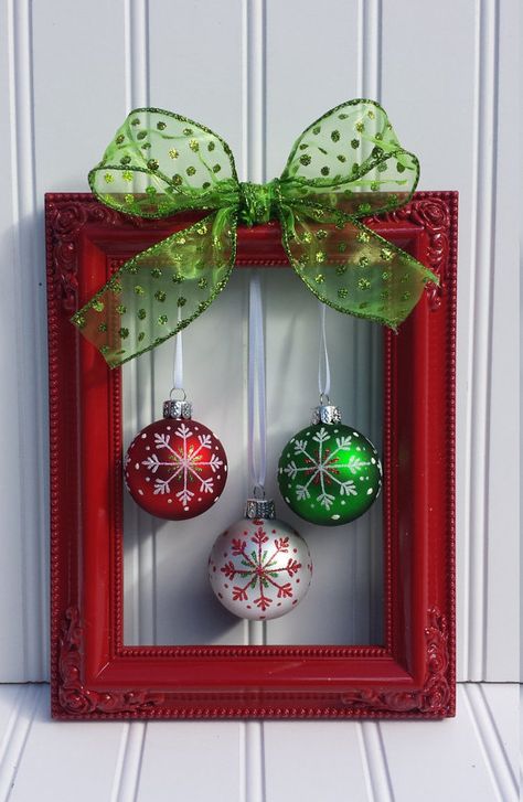 Christmas Frame Wreath....these are the BEST DIY Christmas Decorating & Craft Ideas!