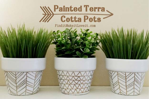 Gold DIY Projects and Crafts - Painted Terra Cotta Pots - Easy Room Decor, Wall Art and Accesories in Gold - Spray Paint, Painted Ideas, Creative and Cheap Home Decor - Projects and Crafts for Teens, Apartments, Adults and Teenagers http://diyprojectsforteens.com/diy-projects-gold