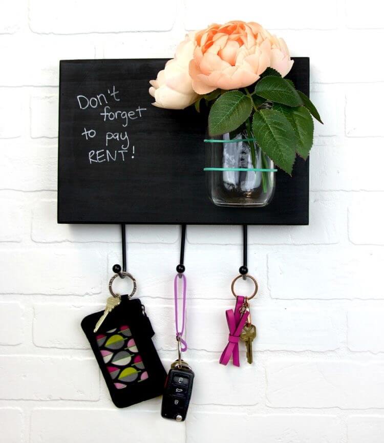 Decorating my home while on a budget has never been easier thanks to these 10 dollar store decor ideas. I'm so happy I found these DIY and cheap ways to give my home a new look. You have to see them! Pinning for later!