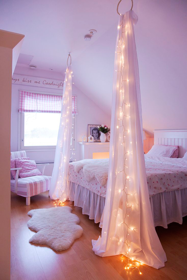 String Light DIY ideas for Cool Home Decor | Starry Bed Post are Fun for Teens Room, Dorm, Apartment or Home | http://diyprojectsforteens.com/diy-string-light-ideas/