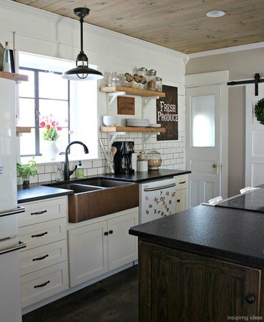 Beautiful Farmhouse Kitchen Decor Ideas 09