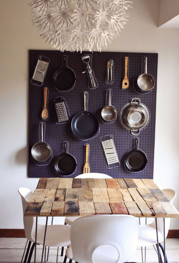 DIY Kitchen Decor Ideas - DIY Kitchen Peg Board - Creative Furniture Projects, Accessories, Countertop Ideas, Wall Art, Storage, Utensils, Towels and Rustic Furnishings http://diyjoy.com/diy-kitchen-decor-ideas