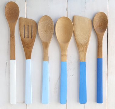 2014-09-22-DIYKitchenIdeasombrewoodenspoons.jpg