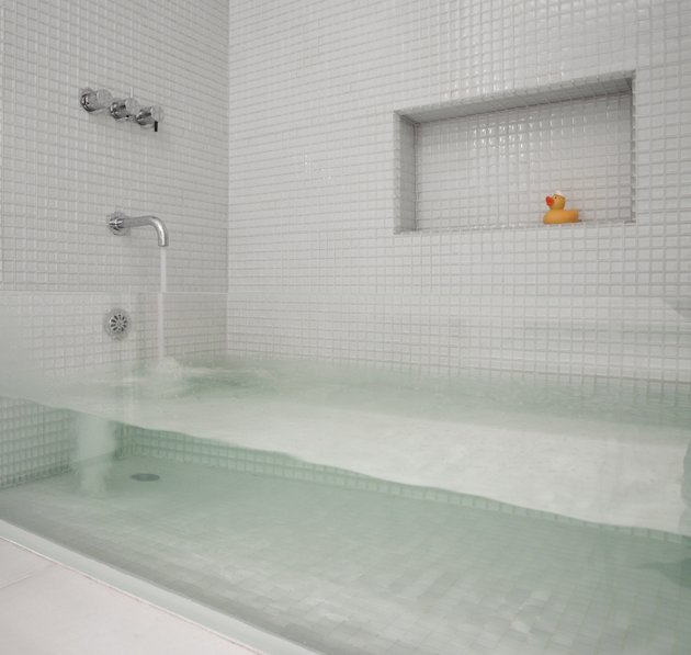 Stunning Glass Bathtub Has A Big Drawback