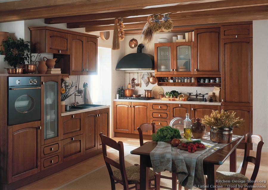 Italian Country Kitchen by Latini Cucine