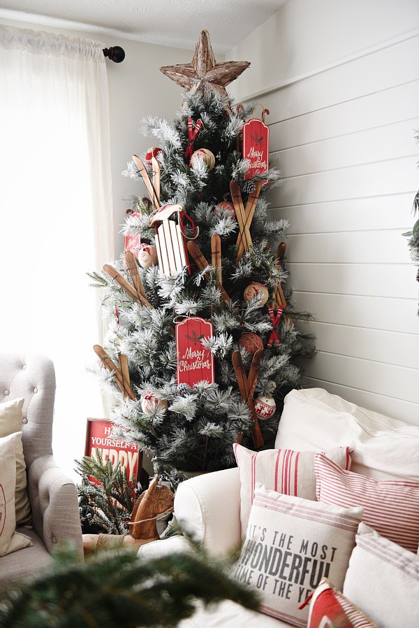 Cozy Cottage Christmas Home Tour - Filled with great cottage Christmas decor! 