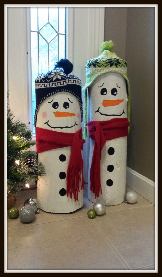 DIY Log Snowmen...these are the BEST Homemade Christmas Decorations & Craft Ideas!