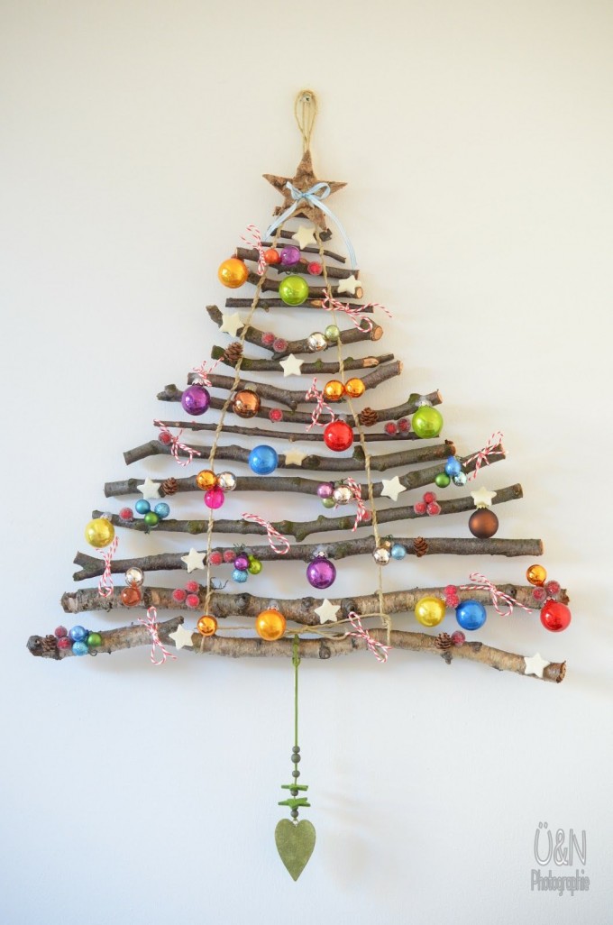 DIY Hanging Stick Christmas Tree...these are the BEST Homemade Christmas Decorations & Craft Ideas!