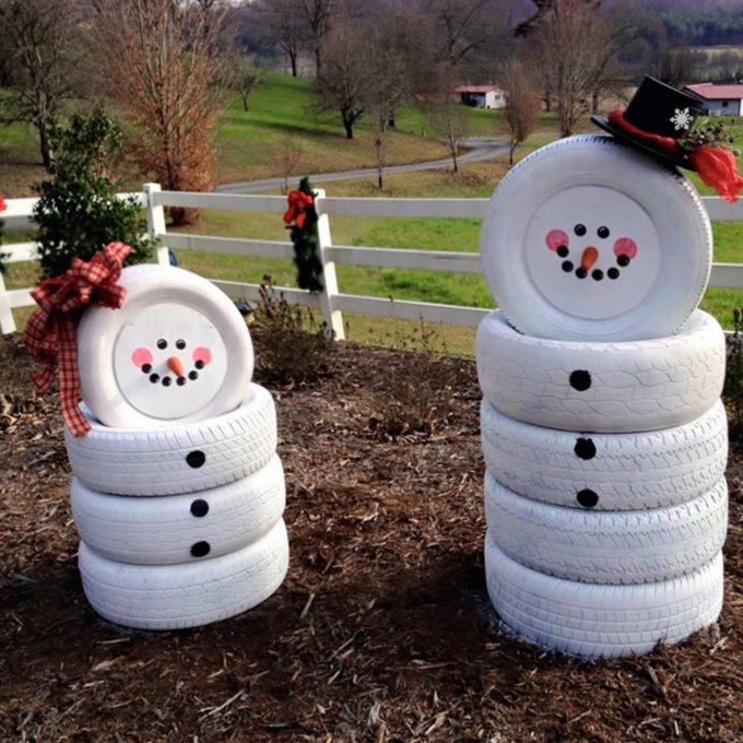 Snowmen made from Old Tires....these are the BEST DIY Christmas Decorations & Craft Ideas!