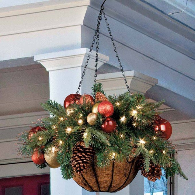 Hanging Christmas Pots...these are the BEST DIY Christmas Homemade Decorations & Craft Ideas!