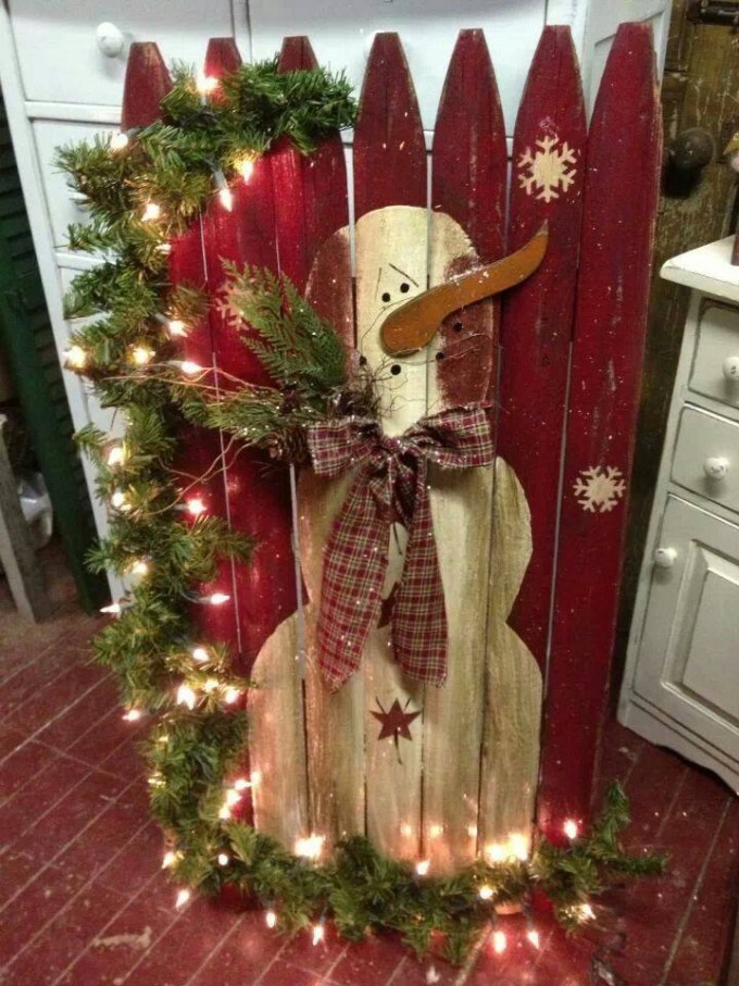 Use a Salvaged piece of Fence as a Canvas for Painting a Snowman...these are the BEST DIY Christmas Decorations & Craft Ideas!