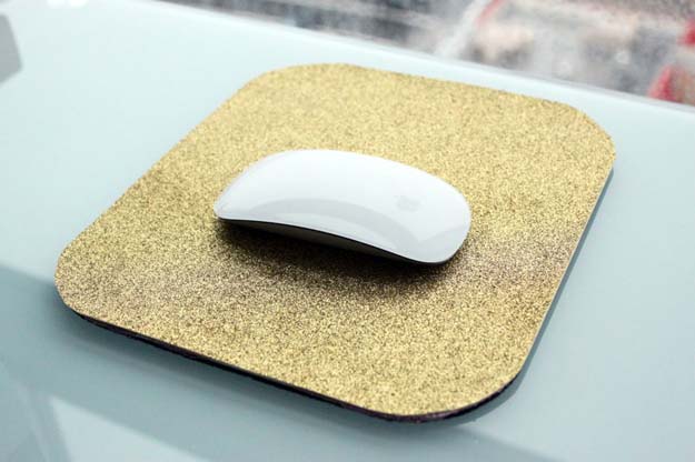 Gold DIY Projects and Crafts - Glitter Mousepad - Easy Room Decor, Wall Art and Accesories in Gold - Spray Paint, Painted Ideas, Creative and Cheap Home Decor - Projects and Crafts for Teens, Apartments, Adults and Teenagers http://diyprojectsforteens.com/diy-projects-gold