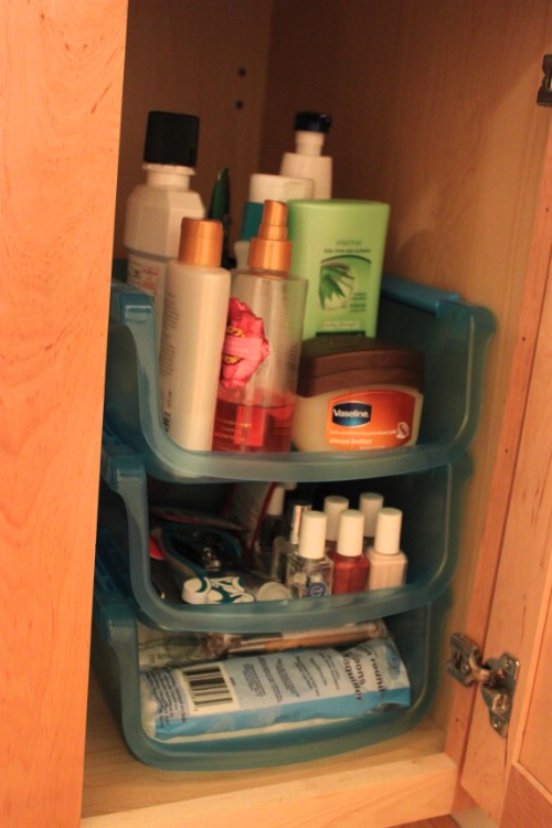 Organize the Bathroom for Under $20 - 150 Dollar Store Organizing Ideas and Projects for the Entire Home