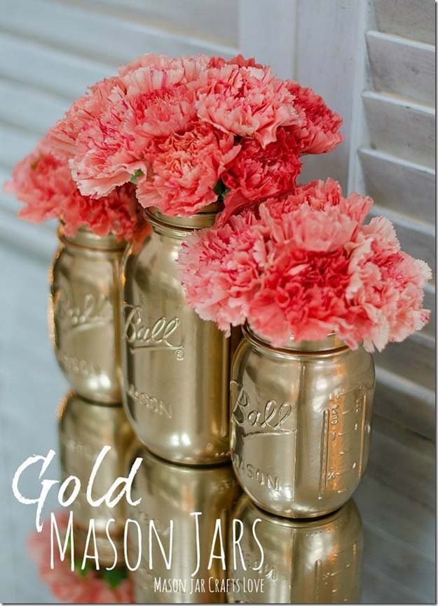 Gold DIY Projects and Crafts - Gold Spray Painted Mason Jar Tutorial - Easy Room Decor, Wall Art and Accesories in Gold - Spray Paint, Painted Ideas, Creative and Cheap Home Decor - Projects and Crafts for Teens, Apartments, Adults and Teenagers http://diyprojectsforteens.com/diy-projects-gold