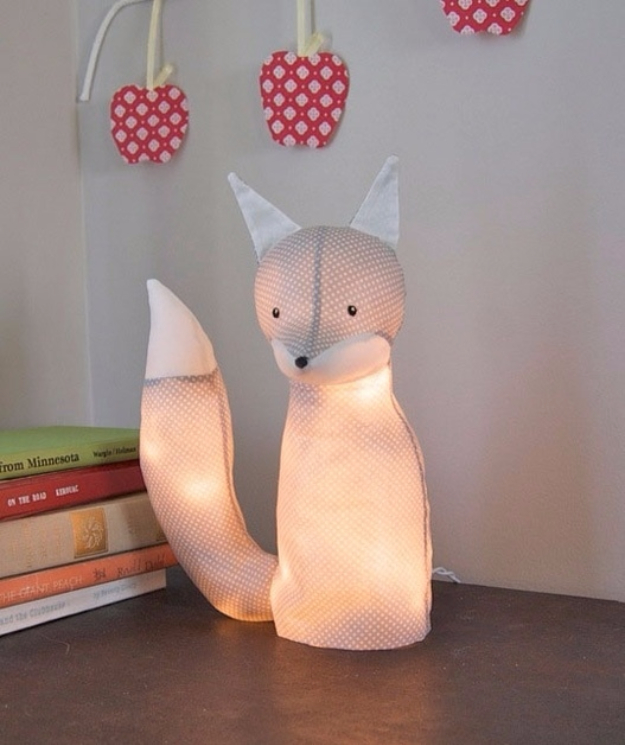  String Light DIY ideas for Cool Home Decor | Electrified Fox Lamp are Fun for Teens Room, Dorm, Apartment or Home | http://diyprojectsforteens.com/diy-string-light-ideas/