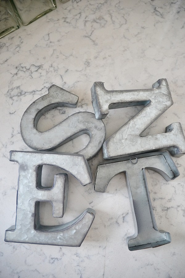 The easiest DIY metal letter kitchen sign - could make for any room of your house. Super easy & quick to make to add that industrial farmhouse charm.