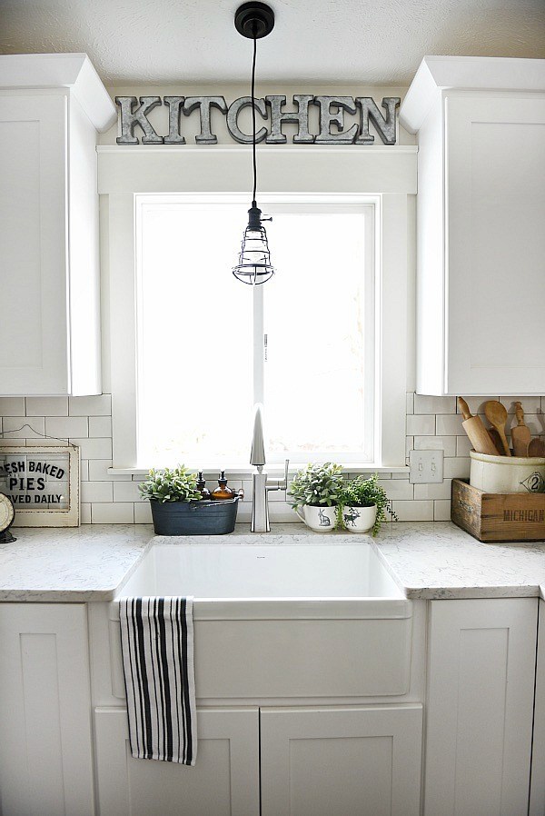 Farmhouse sink pros & cons - A MUST read before getting a farmhouse sink!