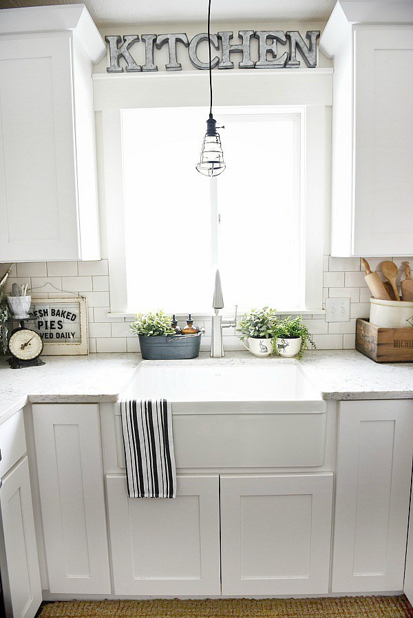 Farmhouse sink pros & cons - A MUST read before getting a farmhouse sink!