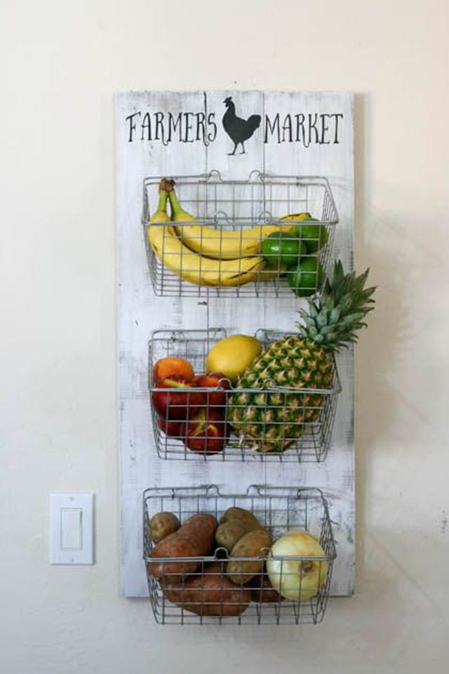 I am obsessed with these Fixer Upper DIY farmhouse kitchen decor ideas. They are so cool! I love the idea of taking something vintage from an antique or thrift store and repursing decor items and it transforming my kitchen. With inspiration from Chip & Joanna Gaines, it is so cheap and easy to get the DIY farmhouse style in my kitchen! This is a must try! #DIYhomedecor #farmhousedecor #farmhousekitchen #DIY #fixerupper #kitchendecor